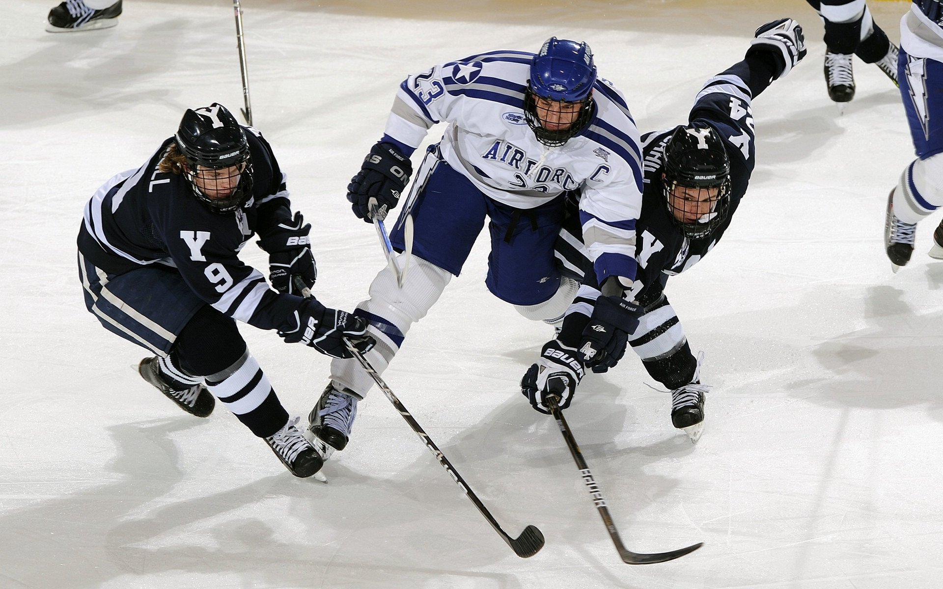 埃及神锋制霸毕尔巴鄂，德甲争冠战上演跨联赛焦点对决